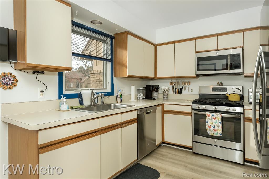 6129 Westbrooke Drive, West Bloomfield, MI — Photo 17