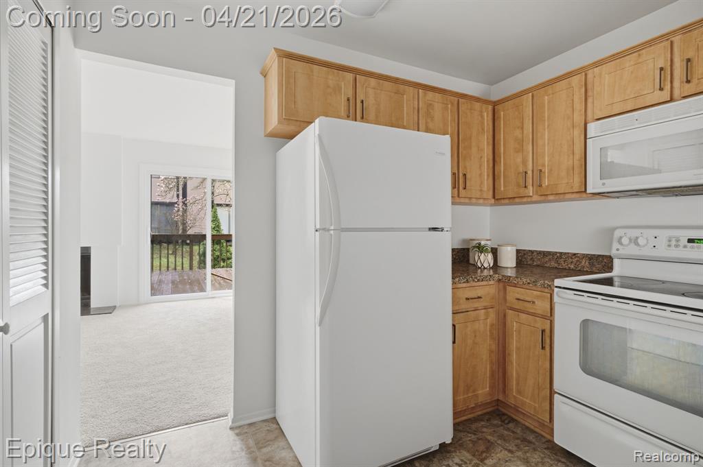5205 Potomac Run N, West Bloomfield, MI — Photo 9