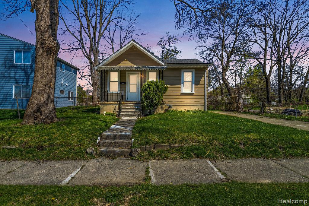 503 Bloomfield Avenue, Pontiac, MI 48341 — front exterior