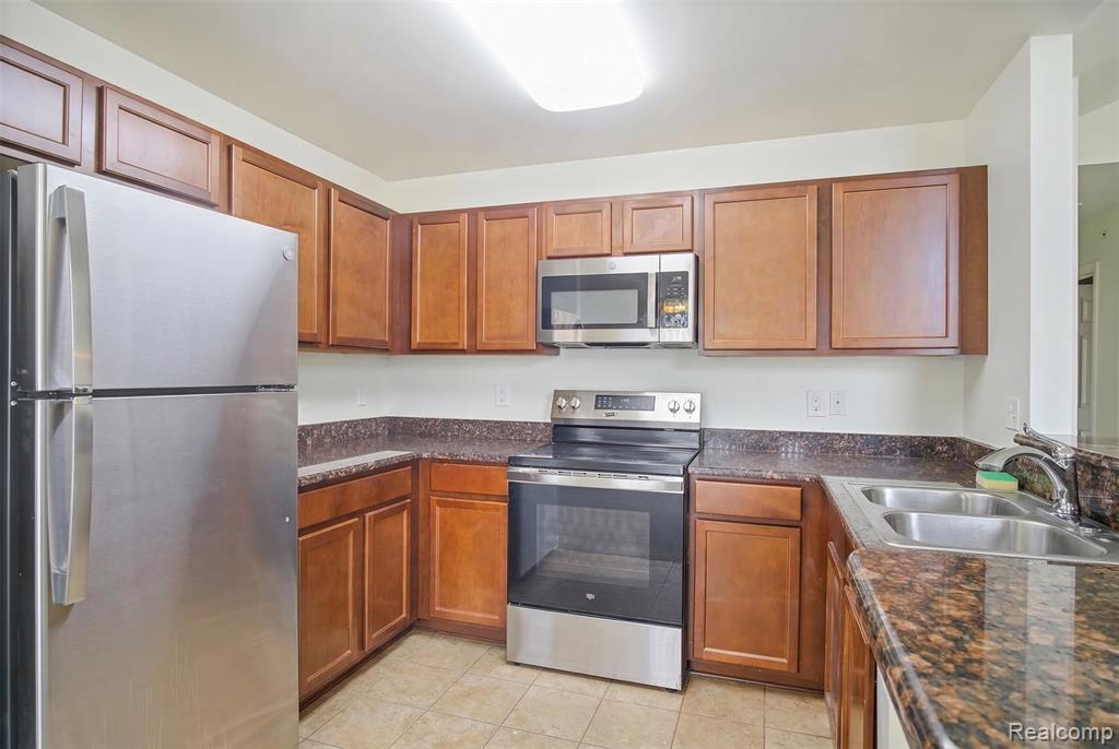 29742 Fox Run Circle, Warren, MI 48092 — Photo 3