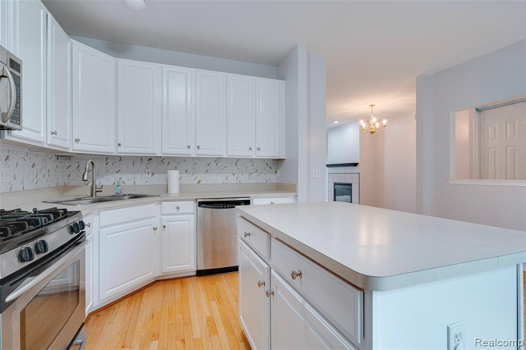 609 Cherry Orchard Road, Canton, MI 48188 — Photo 15