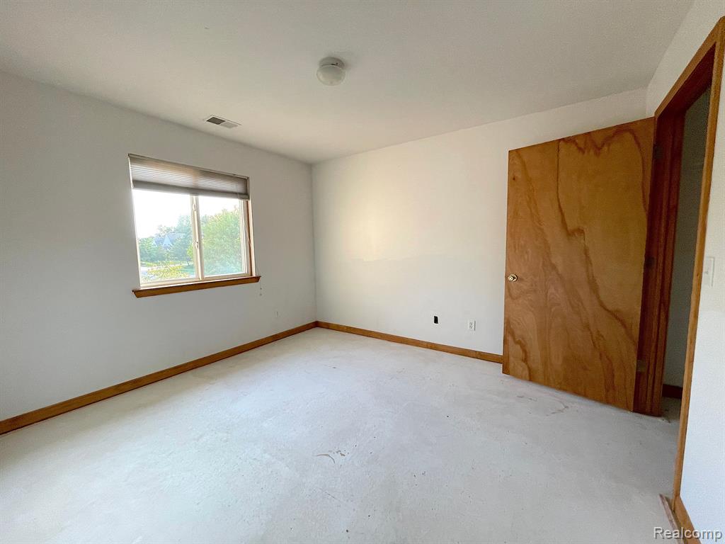 428 MARIGOLD Circle, Westland, MI — Photo 9