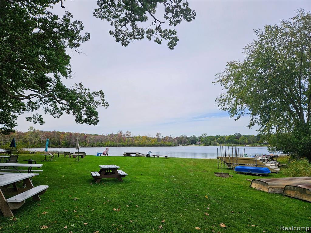 9871 Cambridge Court, South Lyon, MI 48178 — Photo 47