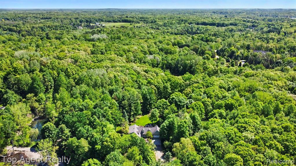 2411 Farmbrook Trail, Oxford, MI 48370 — Photo 35