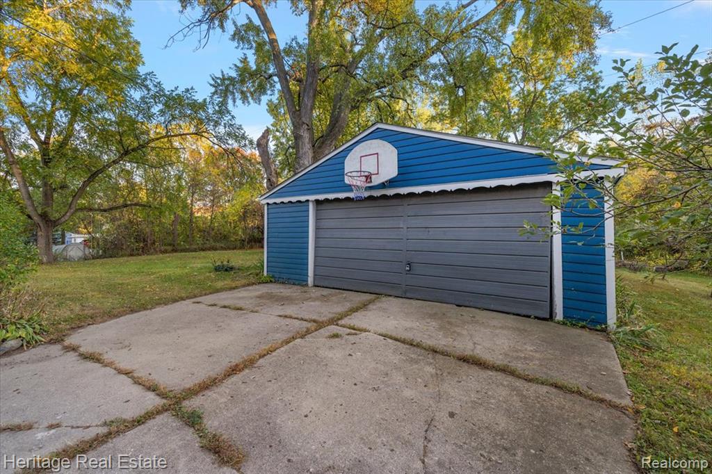 827 Alberta Street, Auburn Hills, MI 48326 — Photo 94