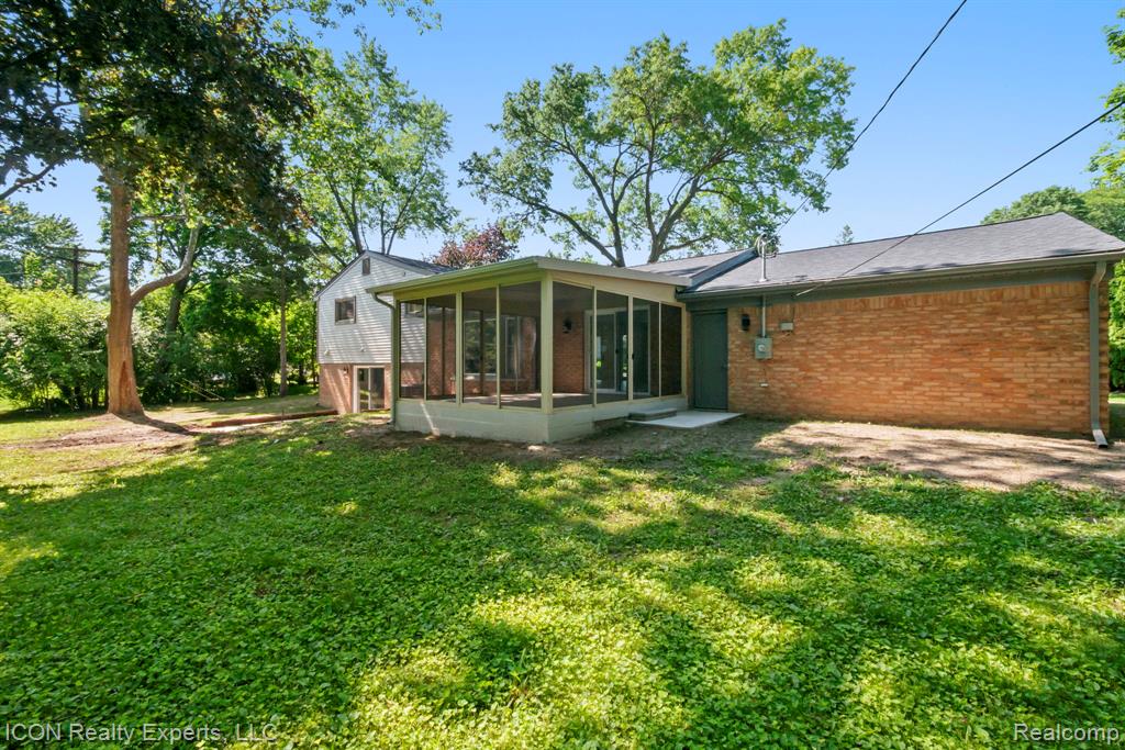4089 Aberdeen Court, West Bloomfield, MI 48323 — Photo 43