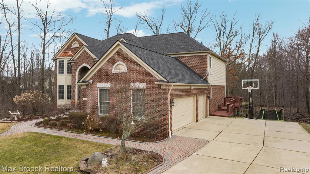 7083 Chatham Court, West Bloomfield, MI — Photo 4