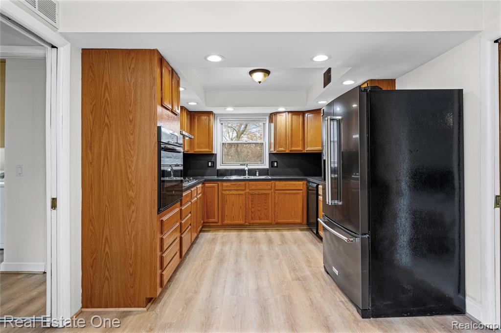 4320 Knightsbridge Lane, West Bloomfield, MI 48323 — Photo 22