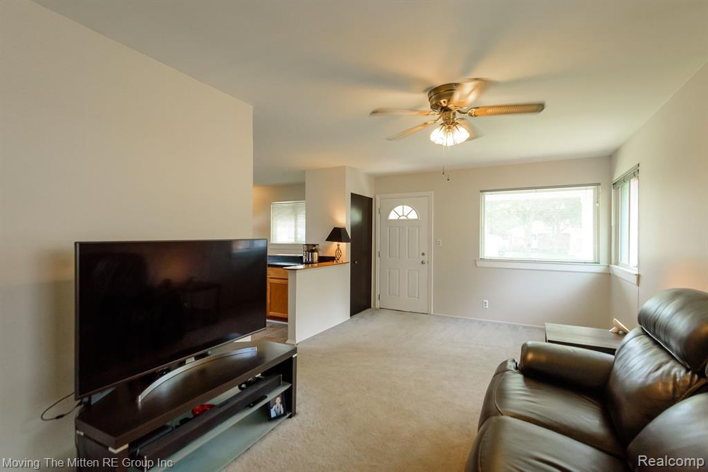 7260 MORTENVIEW Drive, Taylor, MI 48180 — Photo 5