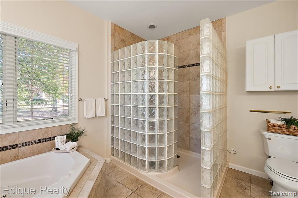 374 Oakbridge Drive, Oakland, MI 48306 — Photo 41