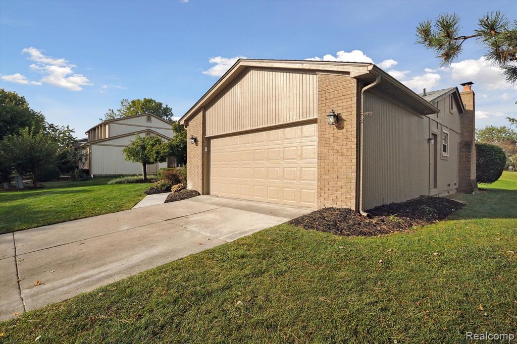 25999 PETROS Boulevard, Novi, MI — Photo 46