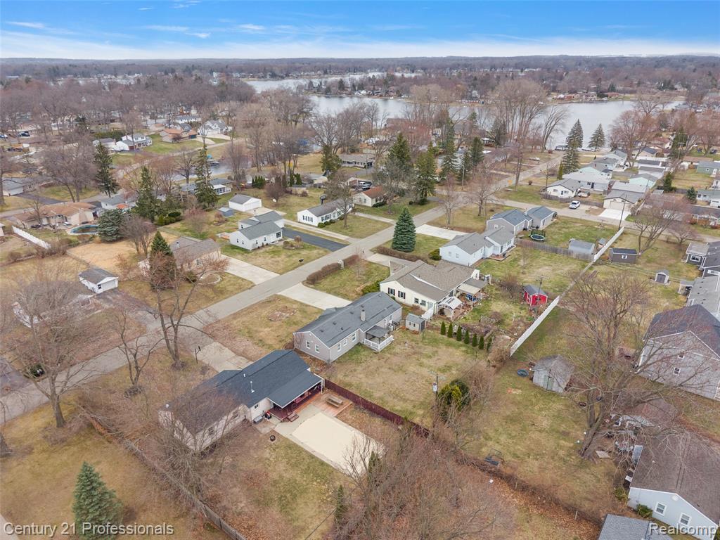 4155 Kempf Street, Waterford, MI 48329 — Photo 8