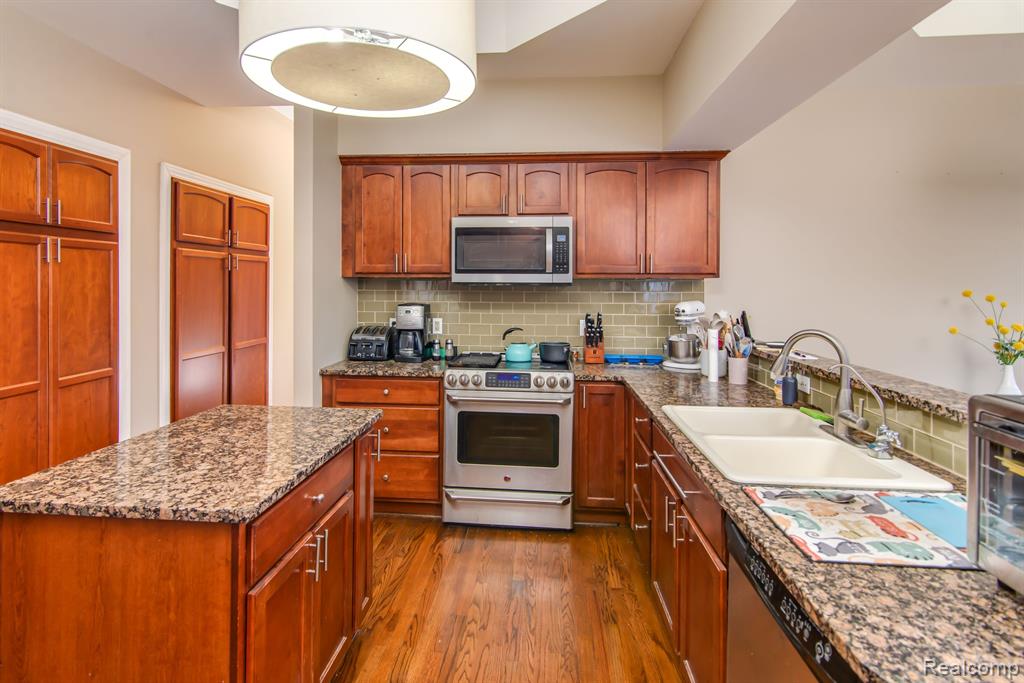 4090 PERRYVILLE Road, Ortonville, MI 48462 — Photo 16