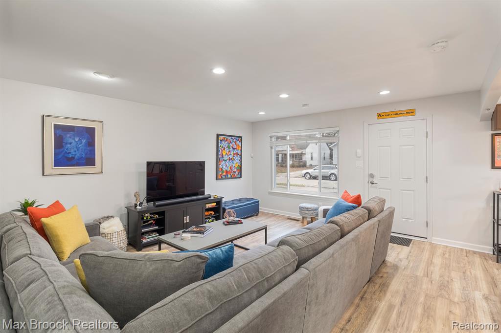 501 S Edgeworth Avenue, Royal Oak, MI 48067 — Photo 19