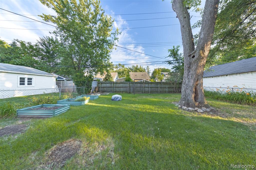 421 W Troy Street, Ferndale, MI 48220 — Photo 37