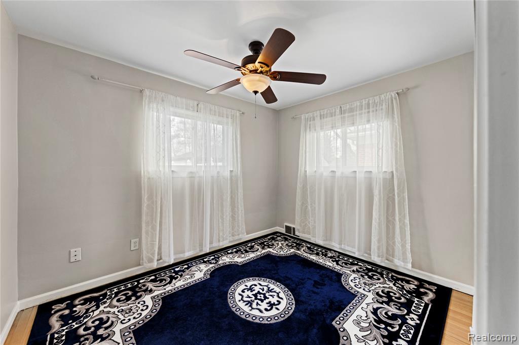 4692 McKinley Street, Dearborn Heights, MI 48125 — Photo 15