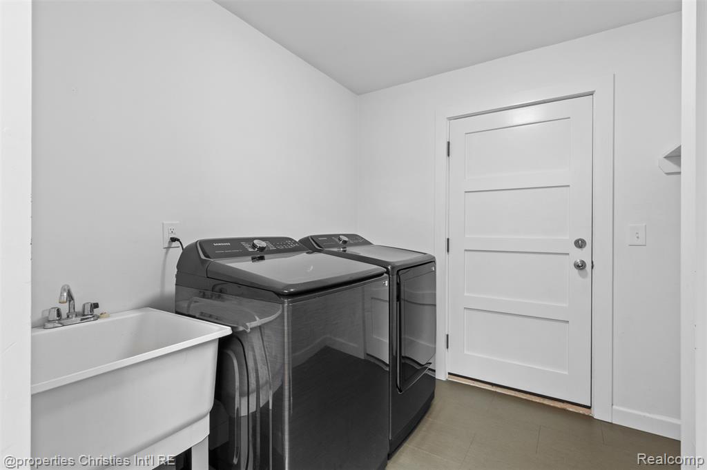 571 Yorkton Lane, Bloomfield Hills, MI 48304 — Photo 22