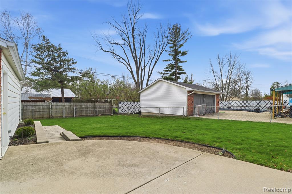 5221 Worchester Drive, Swartz Creek, MI 48473 — Photo 27