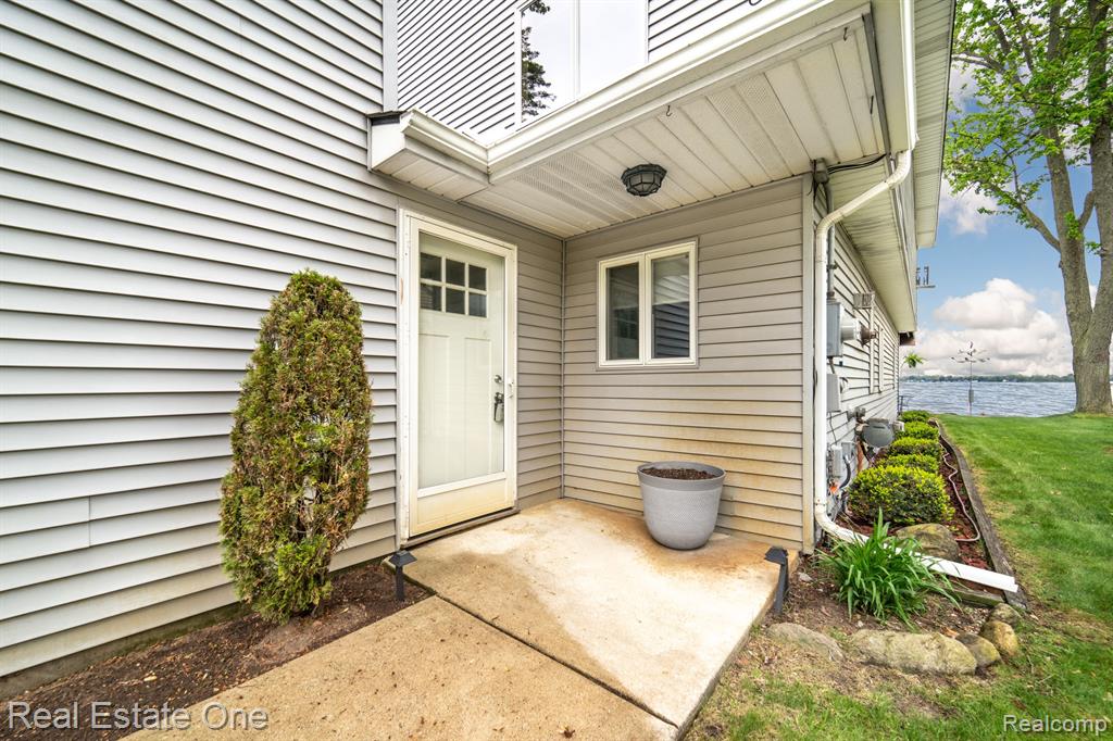 10194 Elmcrest Road, Whitmore Lake, MI 48189 — Photo 19