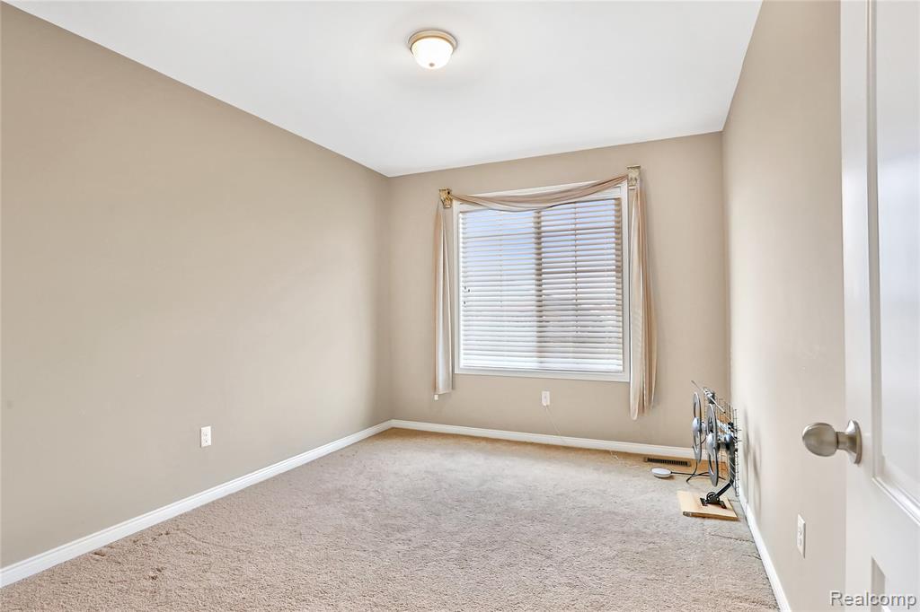 52142 Pawnee Drive, Macomb, MI 48042 — Photo 22