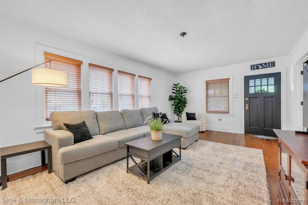 424 W Hudson Avenue, Royal Oak, MI 48067 — Photo 12