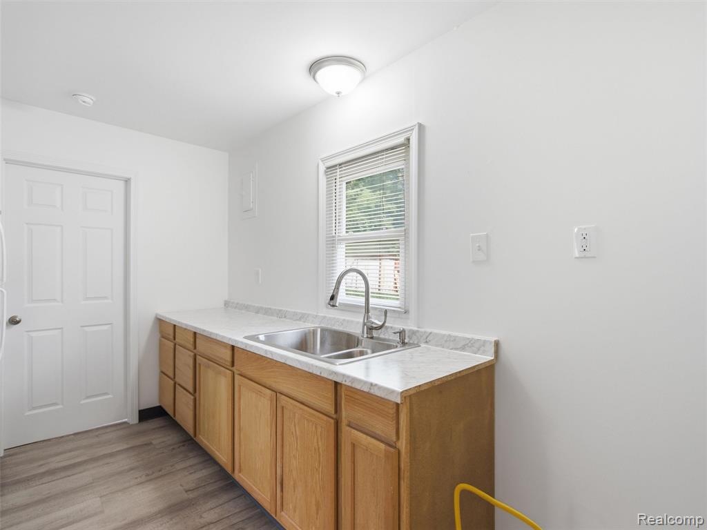 808 Corwin Court, Pontiac, MI 48340 — Photo 18