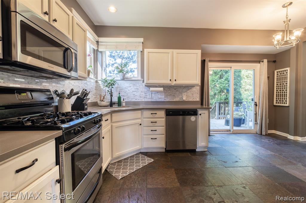 15242 Weller Court, Holly, MI 48442 — Photo 8