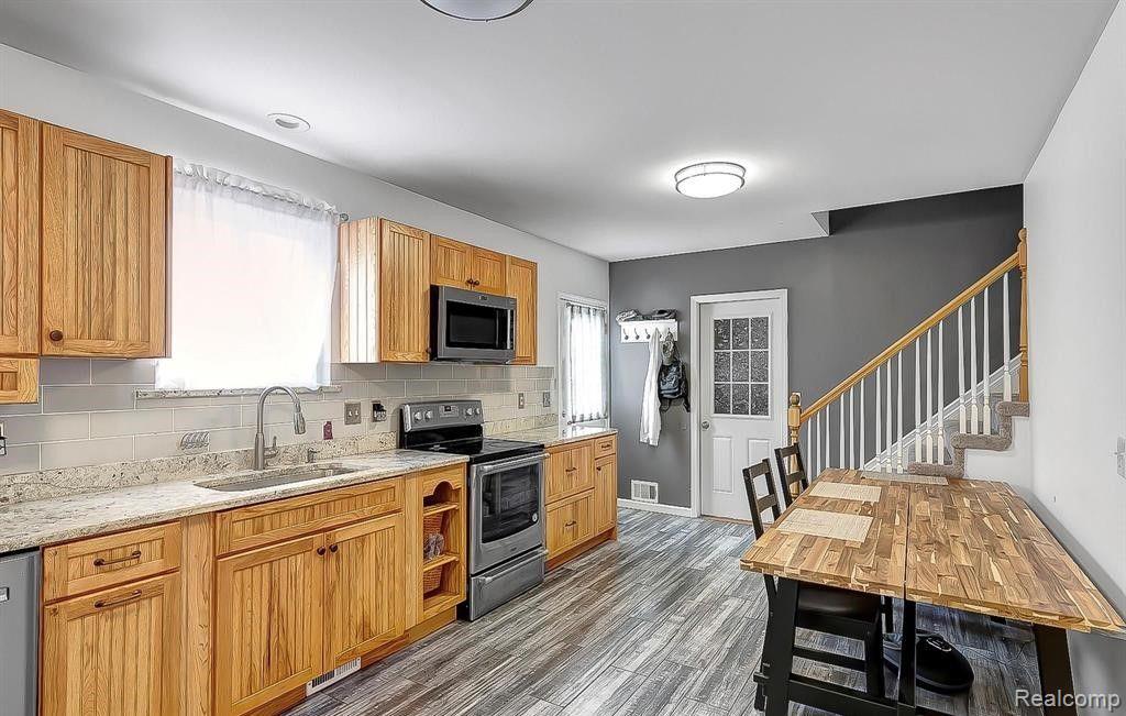 5642 Weddell Street, Dearborn Heights, MI 48125 — Photo 4