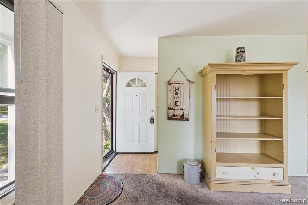 8346 Lakeview Drive, Ypsilanti, MI 48198 — Photo 8
