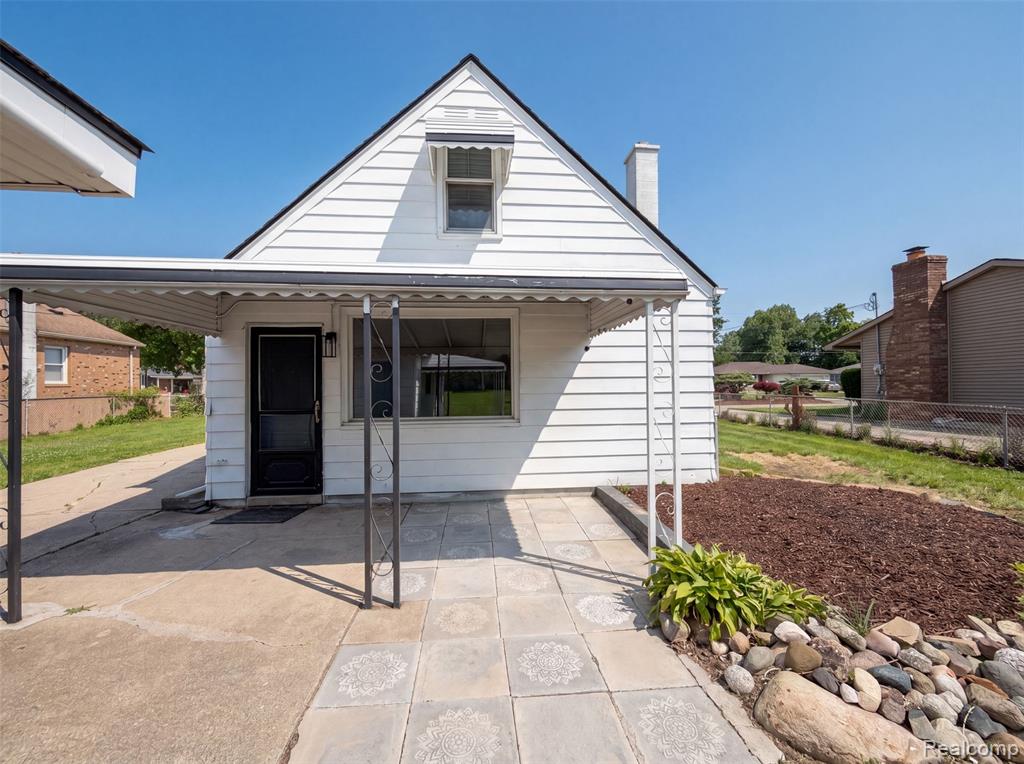 5456 Northlawn Drive, Sterling Heights, MI 48310 — Photo 16