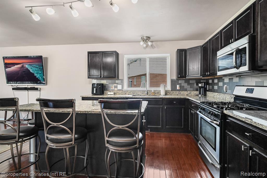 24353 BROMPTON Way, South Lyon, MI 48178 — Photo 30