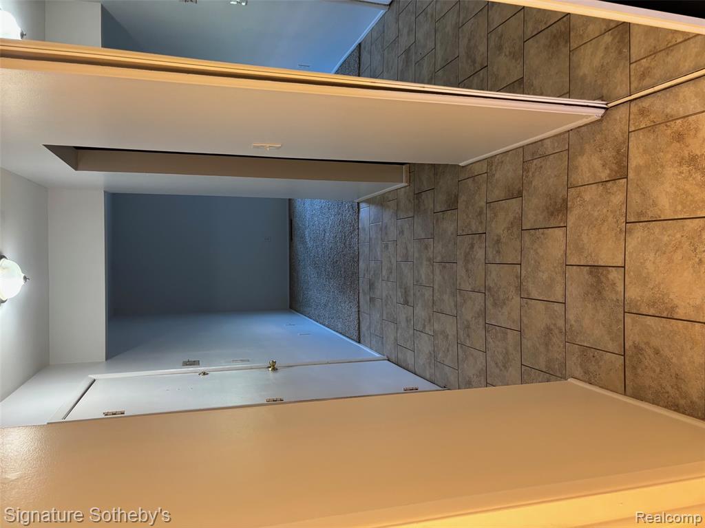 689 E Fox Hills Drive, 65, Bloomfield Hills, MI 48304 — Photo 6
