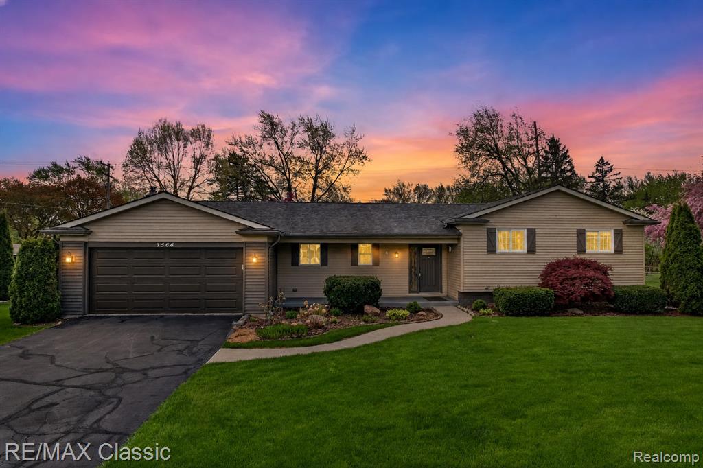 3566 South Boulevard, Bloomfield Hills, MI 48304 — front exterior