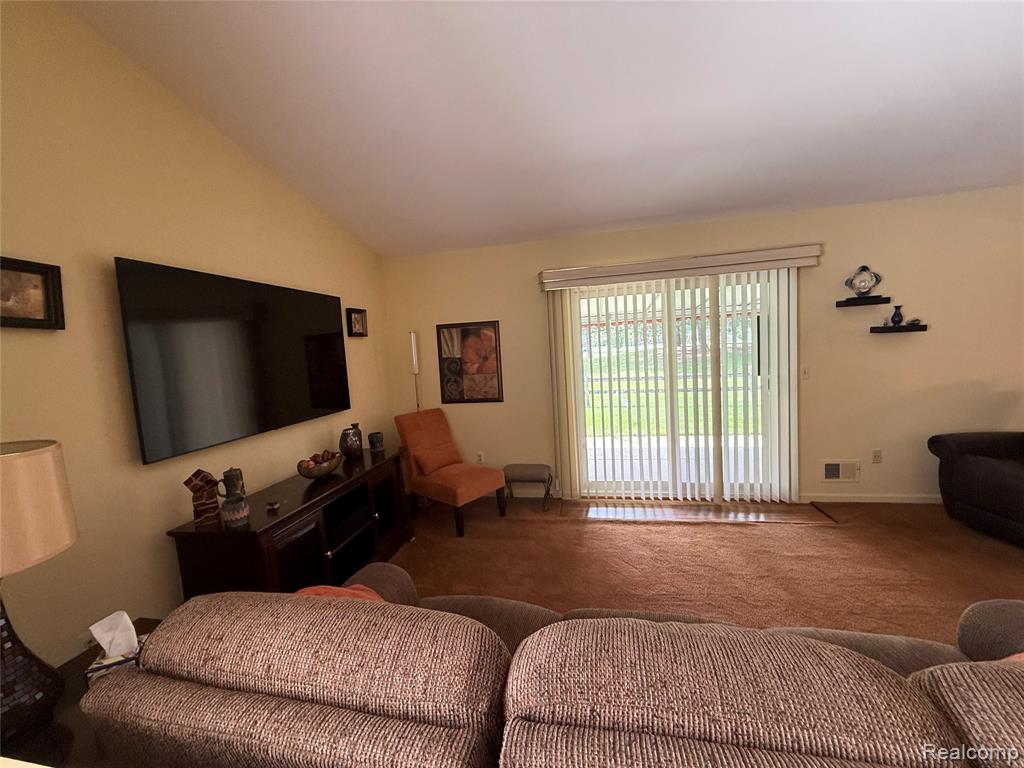 730 Country Club Dr Drive, 36, Saint Clair Shores, MI 48082 — Photo 11