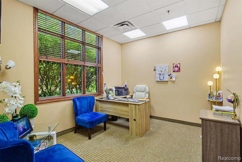 2032 E Square Lake Road, Troy, MI 48085 — Photo 4