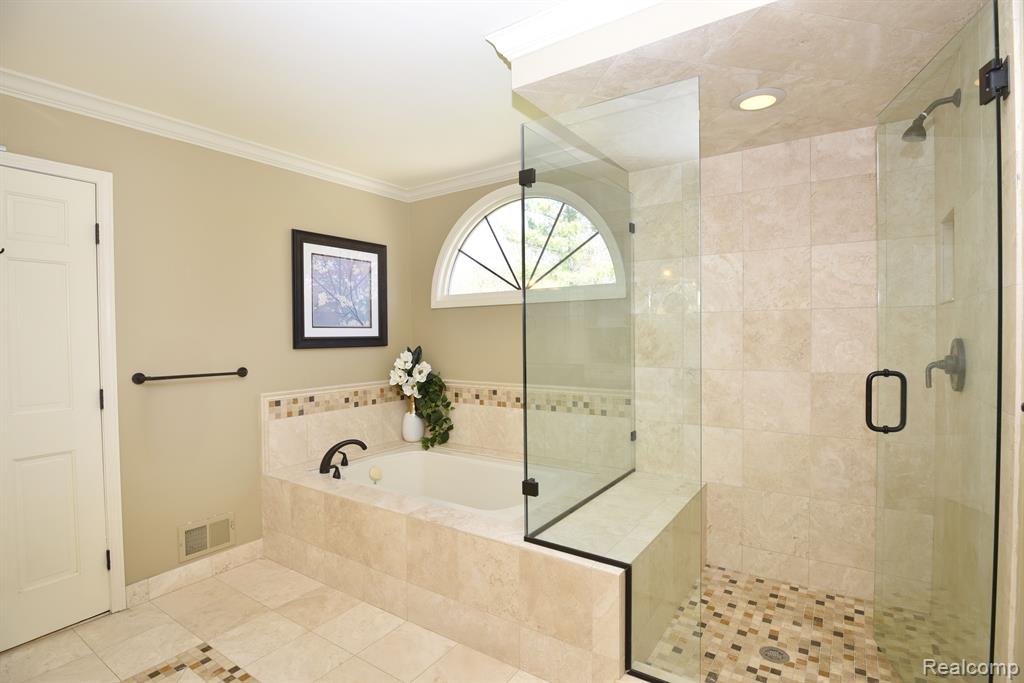 5687 GREENHILL Drive, Troy, MI 48098 — Photo 29