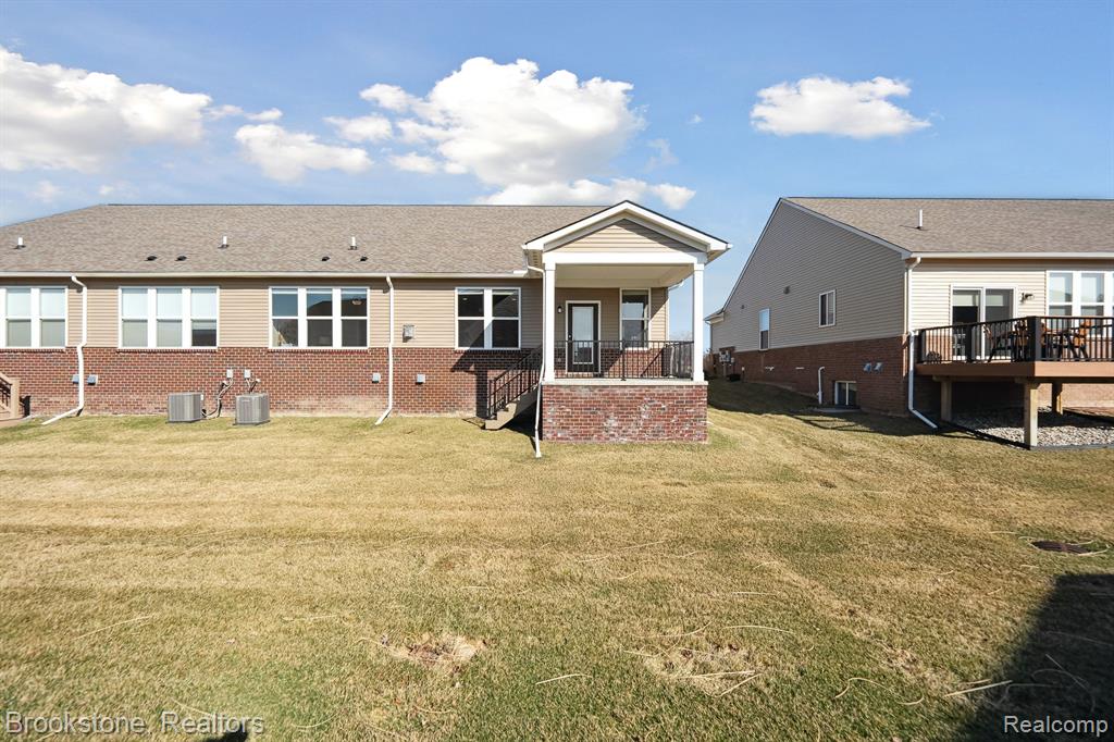 527 HOLMDALE Way, Ann Arbor, MI 48108 — Photo 43