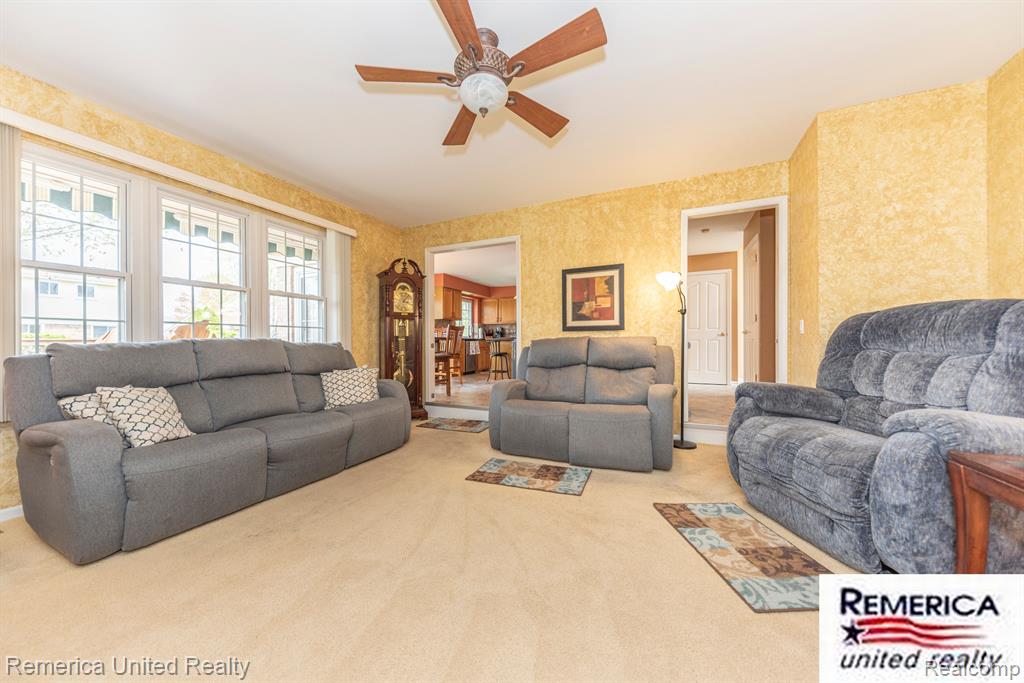 46206 LARCHMONT Drive, Canton, MI 48187 — Photo 20