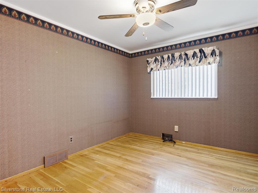 50628 Linda Lane, Utica, MI 48317 — Photo 16