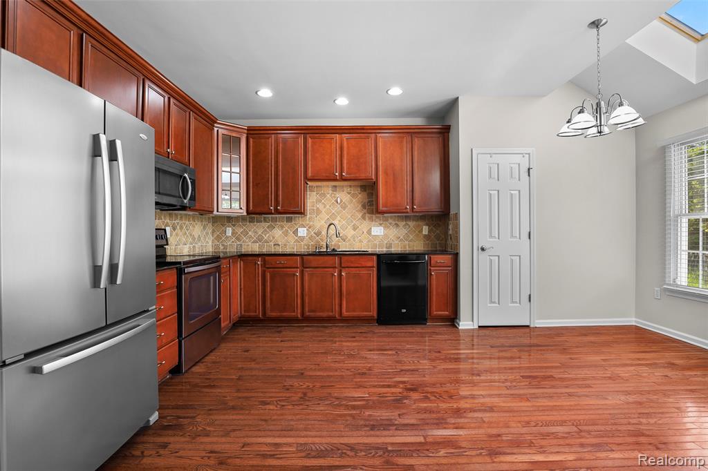 49994 Blackberry Trail, Novi, MI — Photo 14