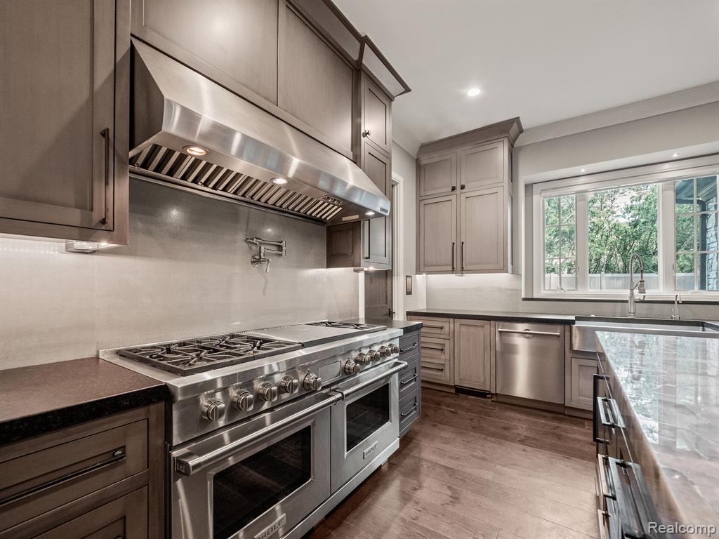 415 ARGYLE Street, Birmingham, MI 48009 — Photo 10