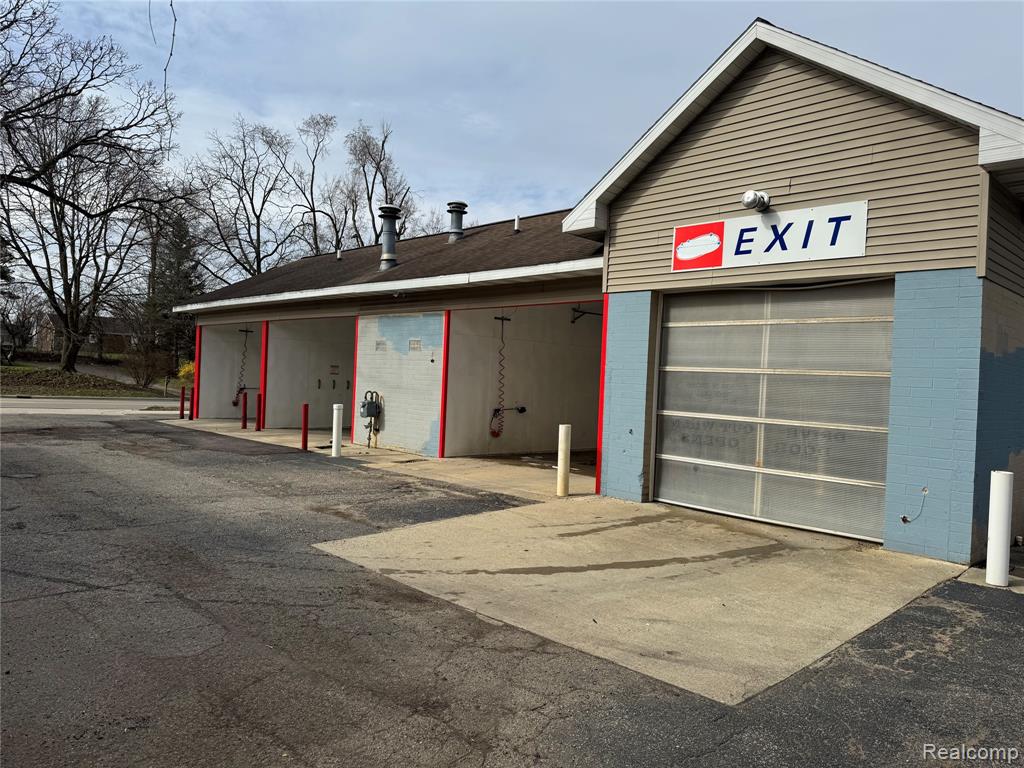 524 E McDevitt Avenue, Jackson, MI 49203 — Photo 2