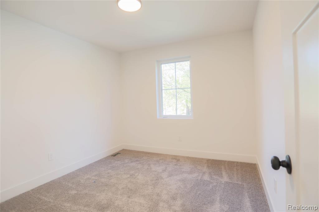 129 South Avenue, Mount Clemens, MI 48043 — Photo 29