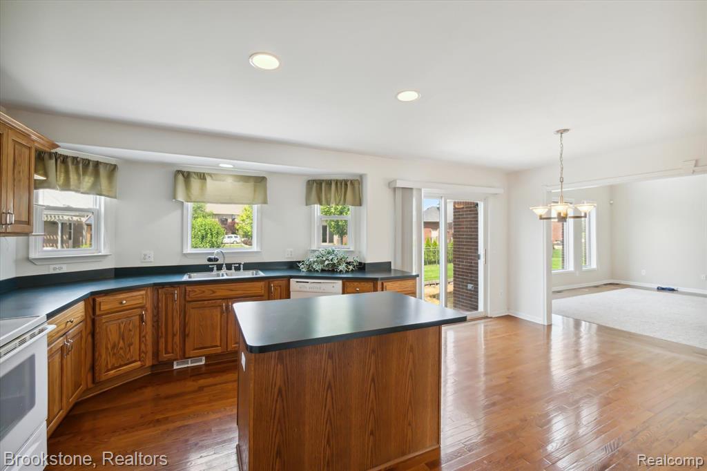 53329 SHAWN Drive, Chesterfield, MI 48047 — Photo 21