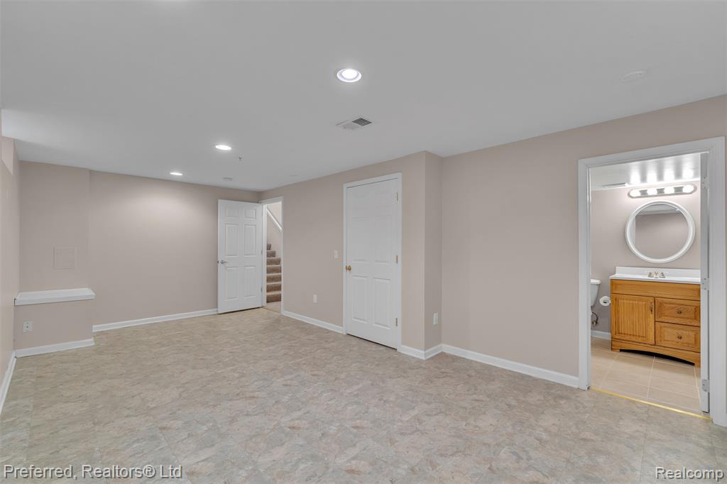 635 Constitution Street, Canton, MI 48188 — Photo 26