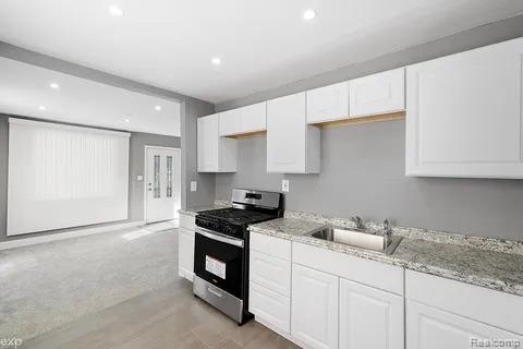2065 Morris Avenue, Lincoln Park, MI 48146 — Photo 9