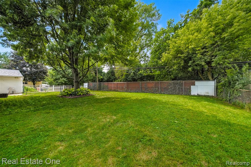 620 S Webik Avenue, Clawson, MI — Photo 6