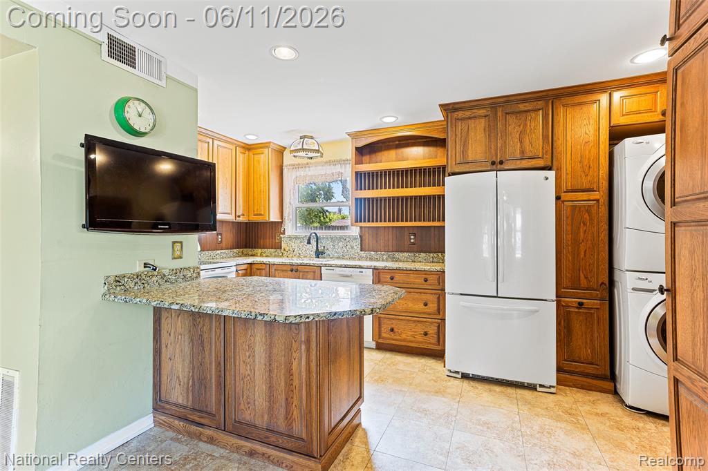5191 Lynsue Lane, Waterford, MI 48327 — Photo 10