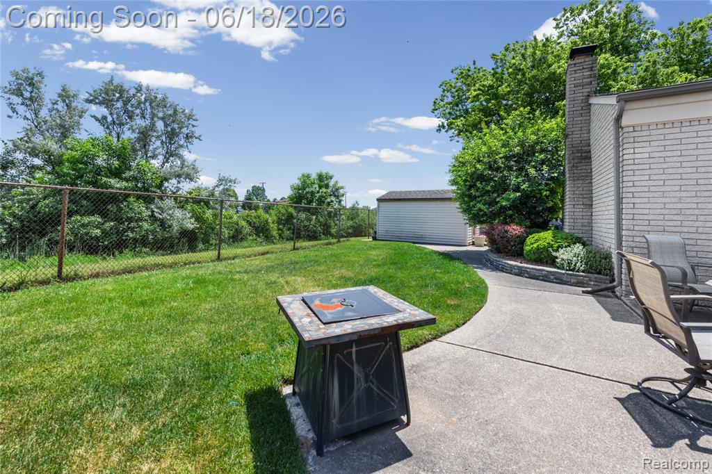 41594 Harvard Drive, Sterling Heights, MI 48313 — Photo 37