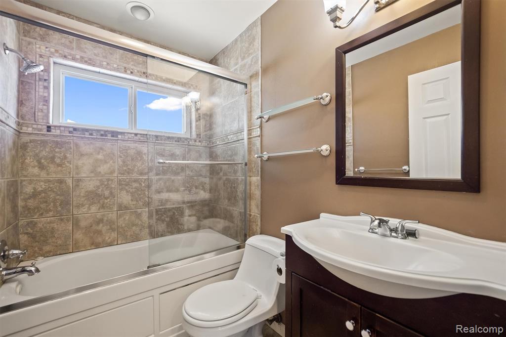 8873 Wormer, Redford, MI 48239 — Photo 10